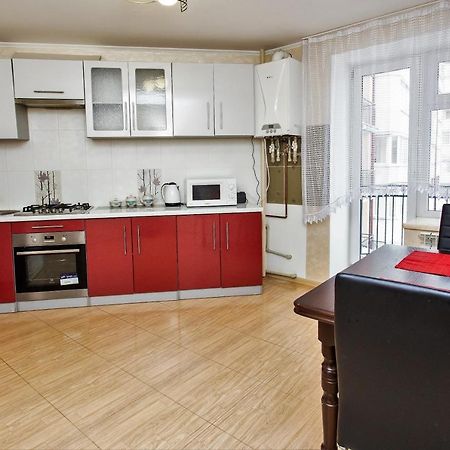 Подобово В Центрі Поряд Жд Ternopil Extérieur photo