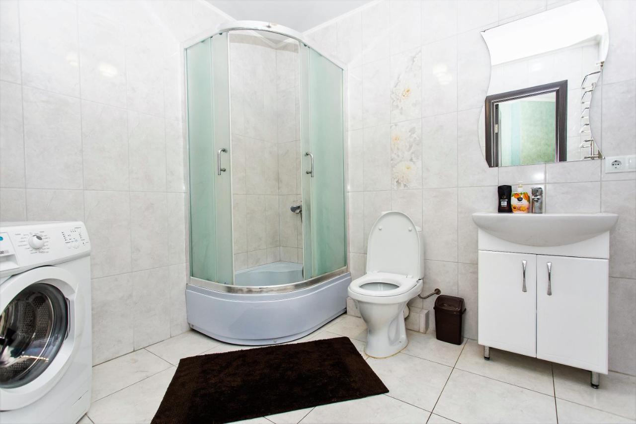 Подобово В Центрі Поряд Жд Ternopil Extérieur photo